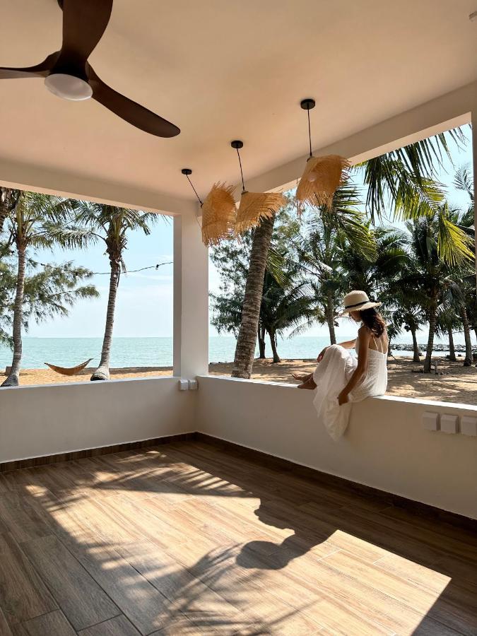 Beach N Breeze Glamping Malacca Exterior photo